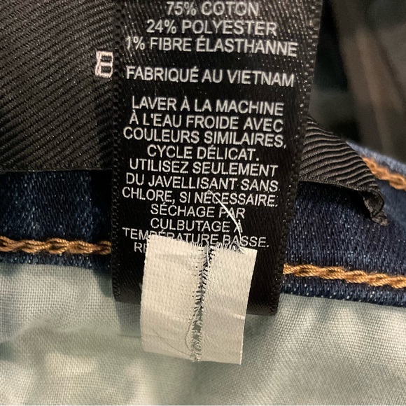 Express Women's Dark Wash Barely Boot Mid-Rise Jeans - Picture 8 of 8